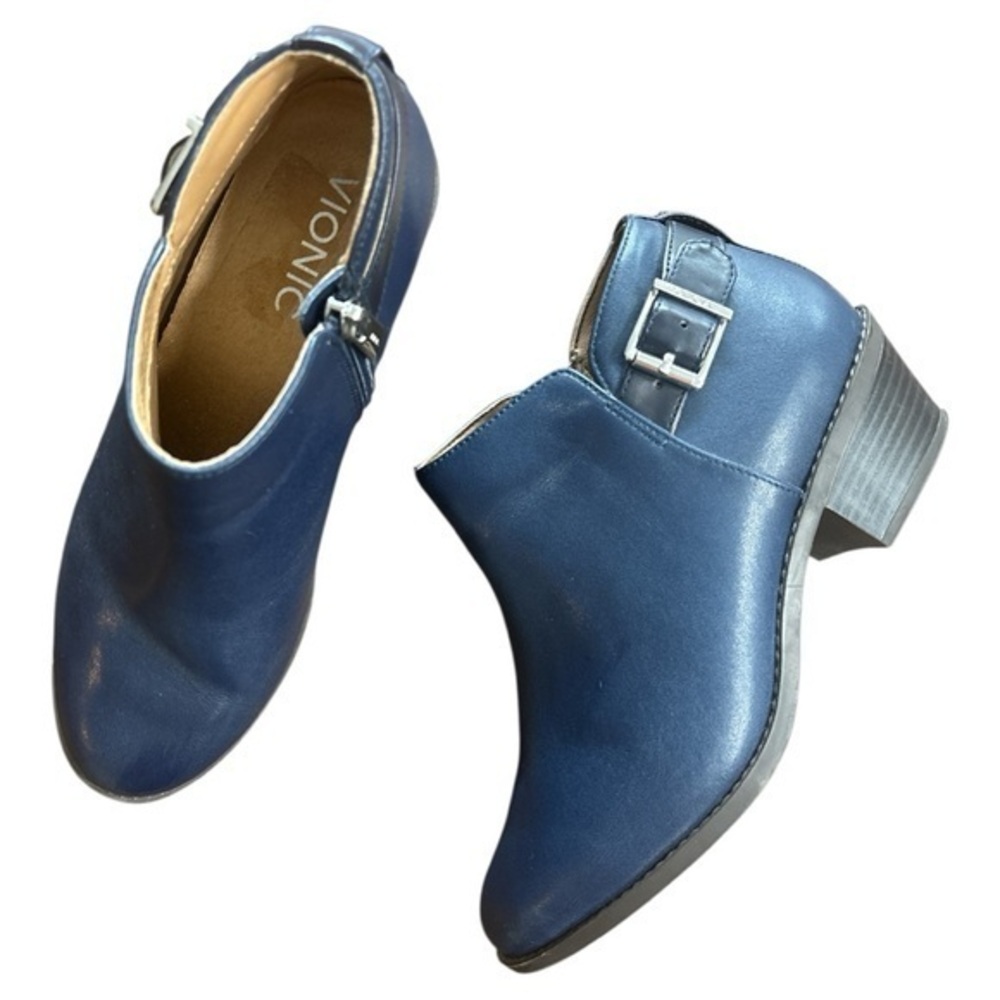 Vionic Millie Low Heel Ankle Buckle Booties in Navy Size 6.5
